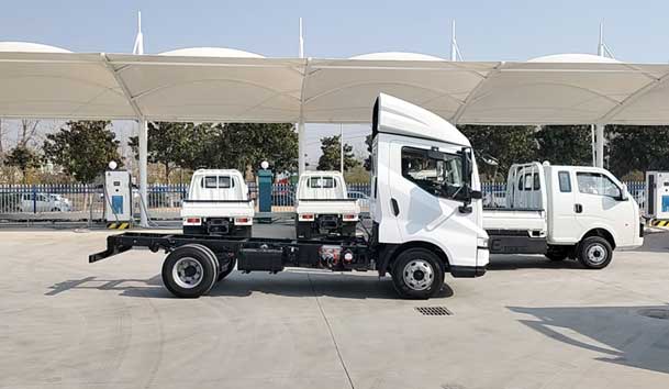 【重卡电动先锋】37000cm威尼斯300-400kW重卡充电桩：亮点与应用典范